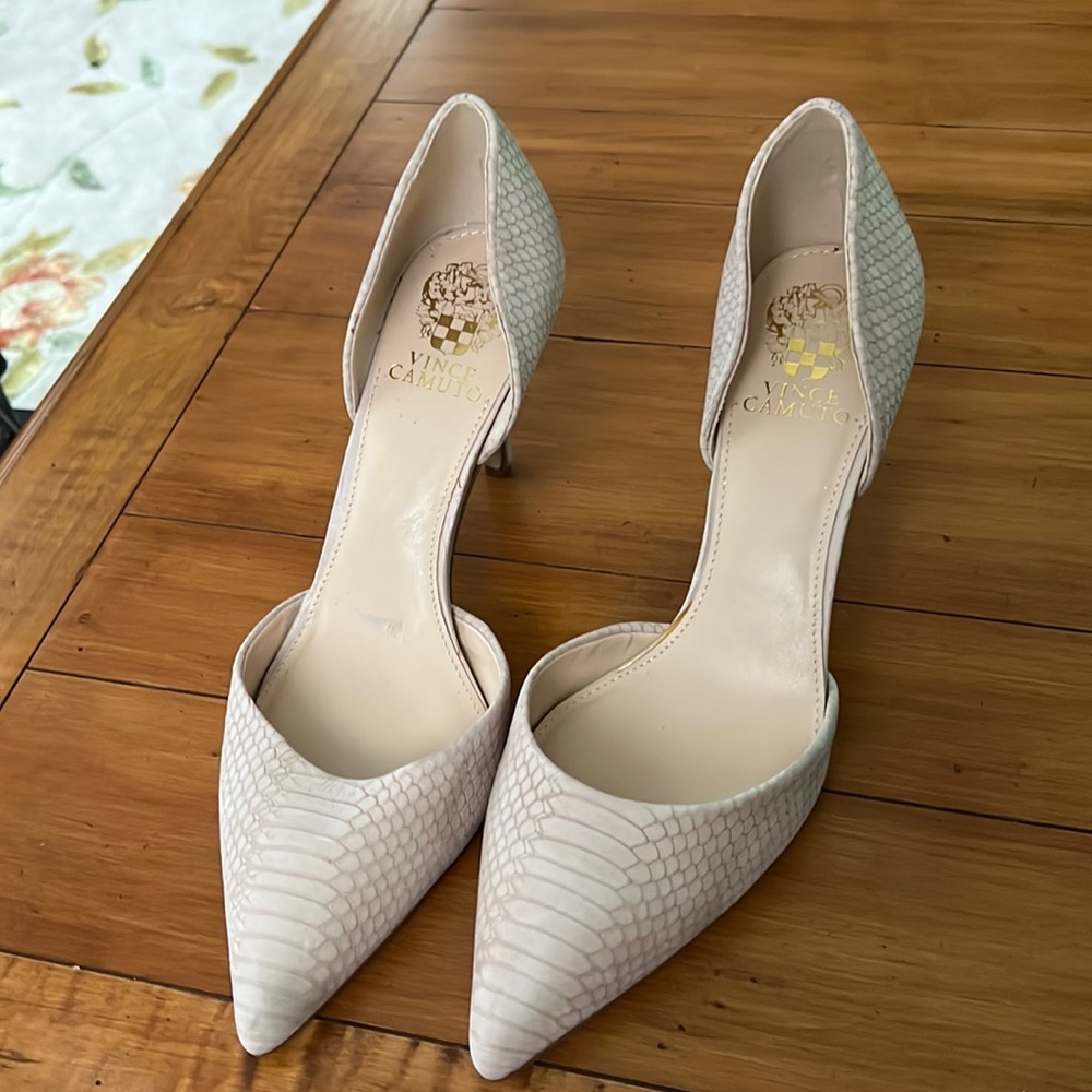 Vince Camuto heels, womens size 9.5